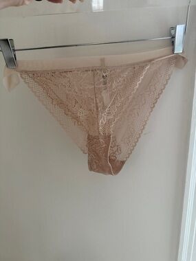 Free People Sheer Lace Thong Panty - Blush Tan Nude Neutral size Large NWOT